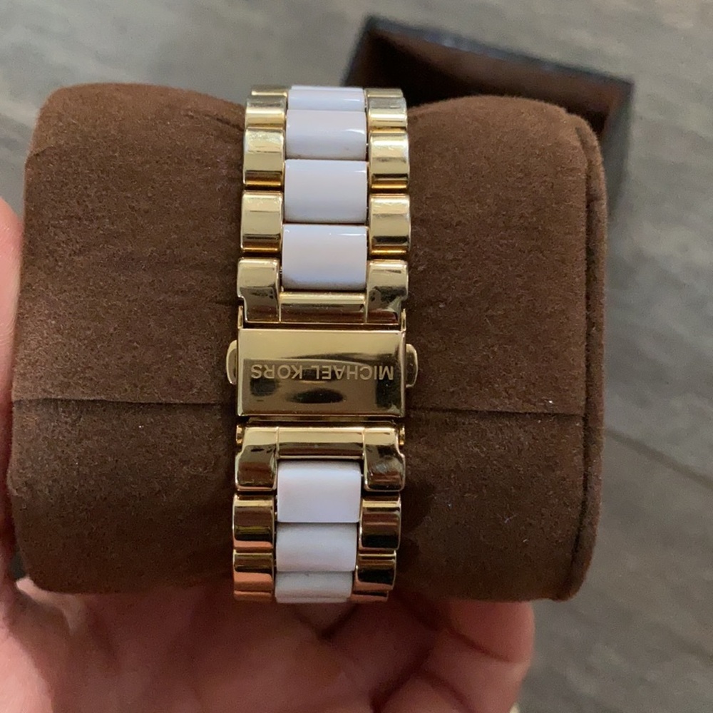 MICHAEL KORS WATCH - Picture 5 of 11